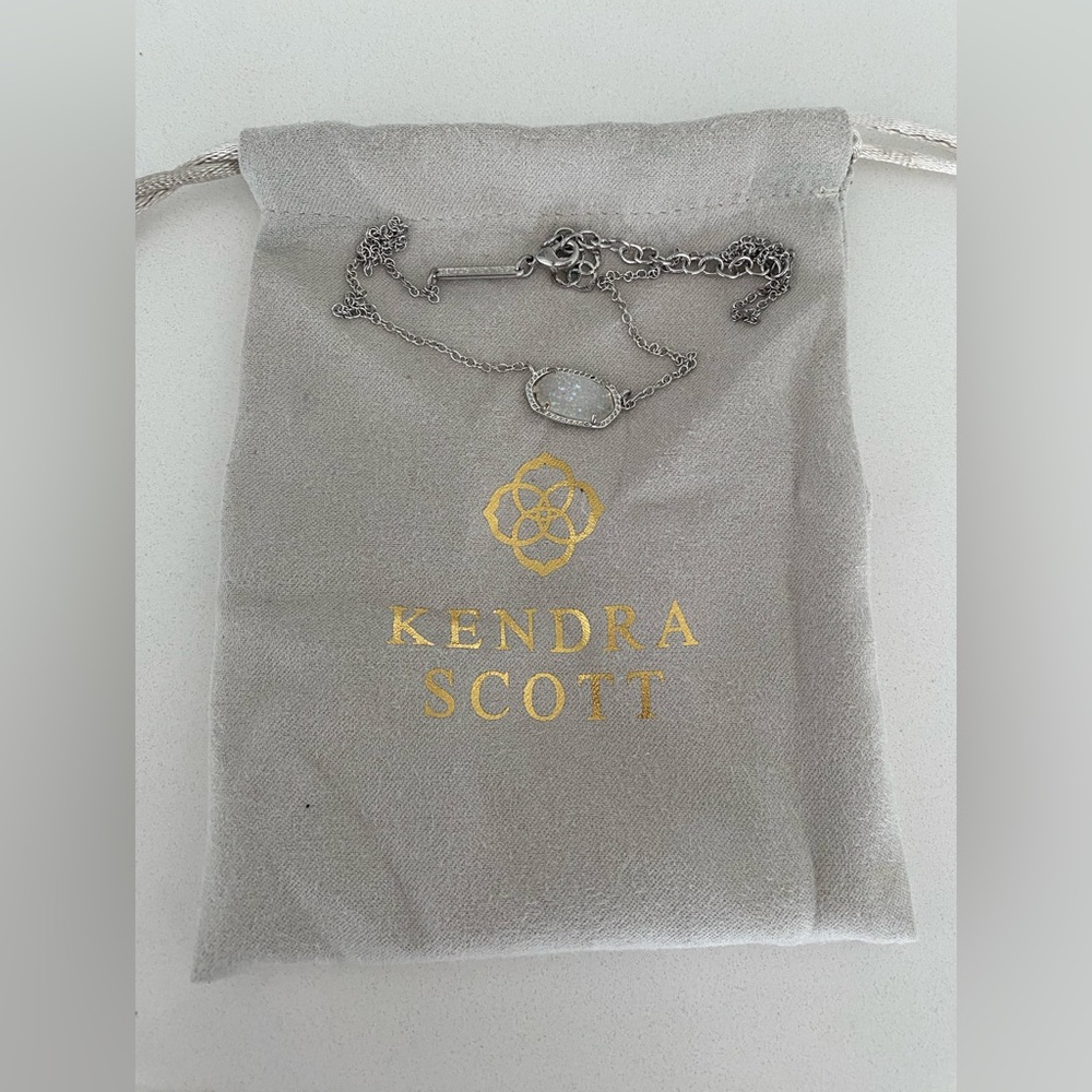 Kendra Scott Elisa Silver Pendant Necklace in Iridescent Drusy